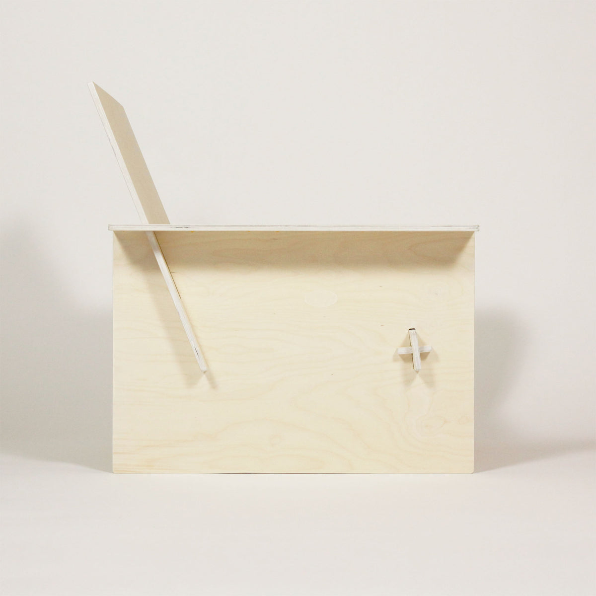 BOX CHAIR
