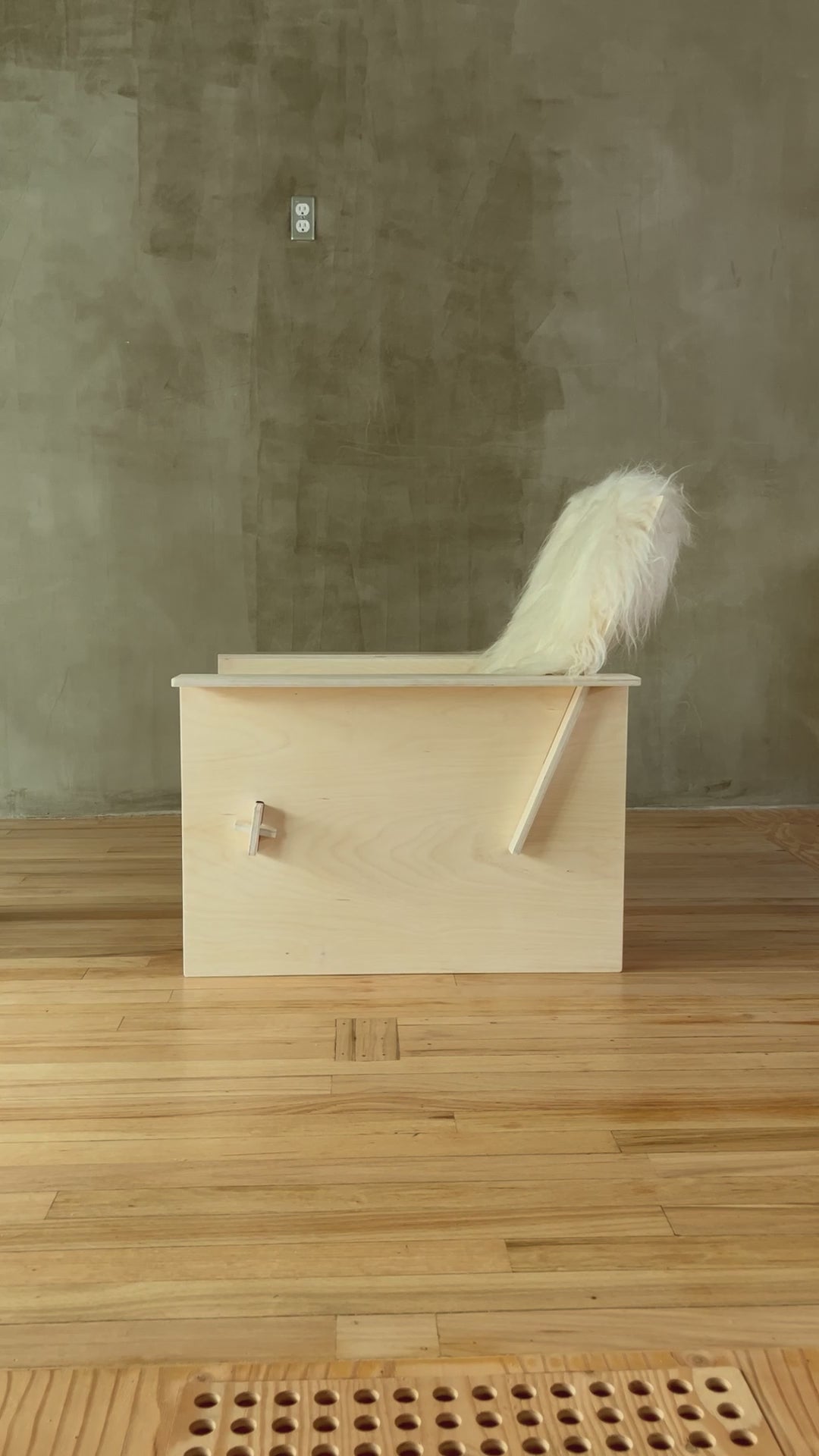 BOX CHAIR